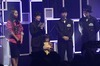 「MTV VMAJ」今年の頂点に輝いたのは宇多田ヒカル！ ピコ太郎やアーティストも登場 - BOOM BOOM SATELLITES