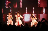 Perfume、ワールドツアーを12/2の「JAPAN COUNTDOWN」でオンエア - Perfumeのシンガポール公演