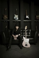 INORAN＆Fender、東日本大震災復興支援のための企画「Sakura Guitar Project」始動