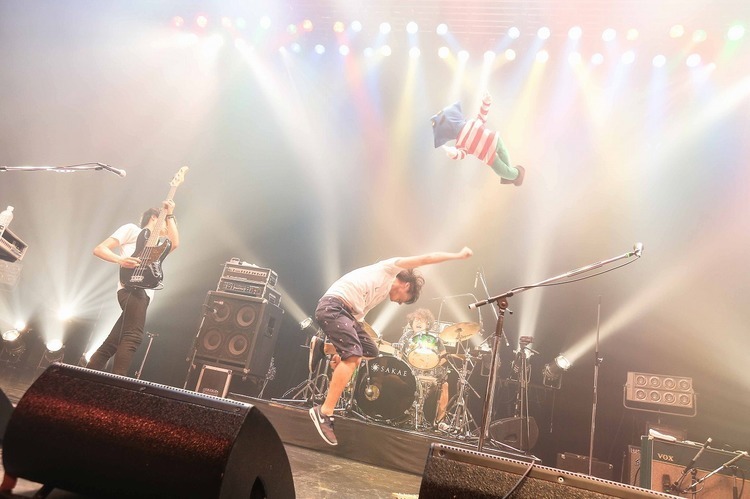 捻くれて、それでも真っ直ぐなSAKANAMONの想いとは——？ ファイナル・Zepp公演レポ！ - all pics by Taku Fujii