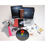 椎名林檎　10周年記念、初回完全生産限定CD＆DVD BOXの発売が決定！ - MoRA