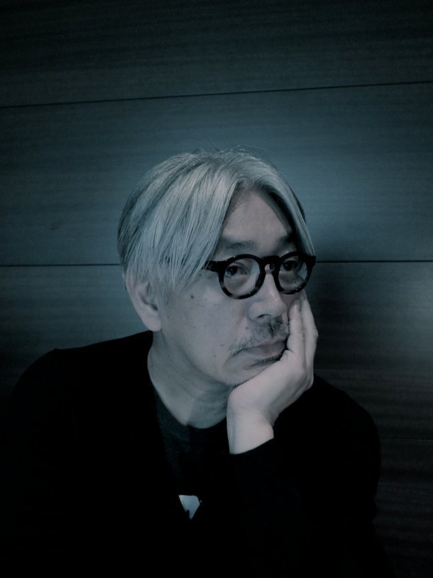 坂本龍一、大阪フェスティバルホールのリニューアル記念でオーケストラと共演