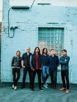デイヴ・グロール「ポール・マッカートニーがいなければ歩けなくなってた」と語る - Foo Fighters photo by Brantley Gutierrez